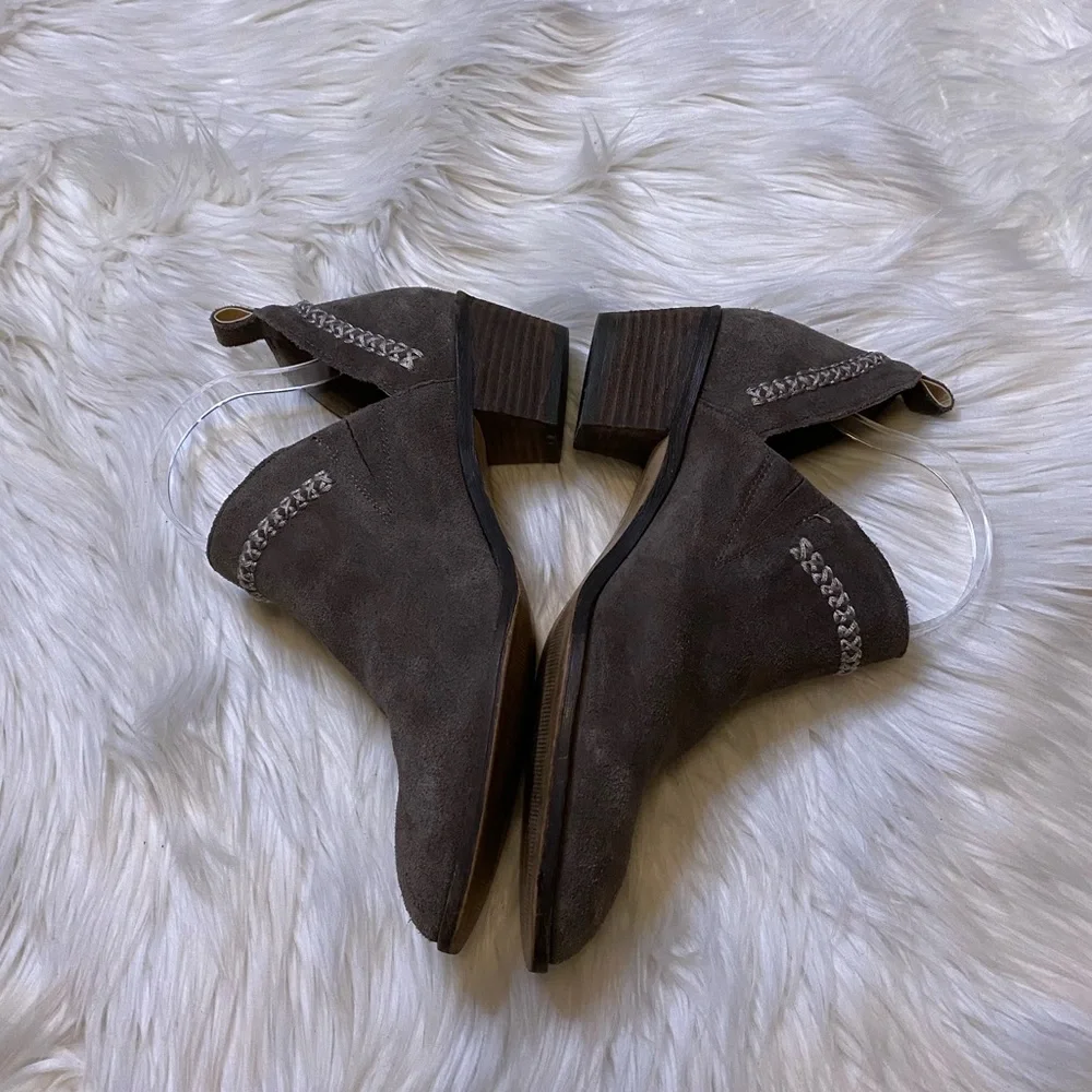 Sole Society grey gray suede size 8.5 booties boots